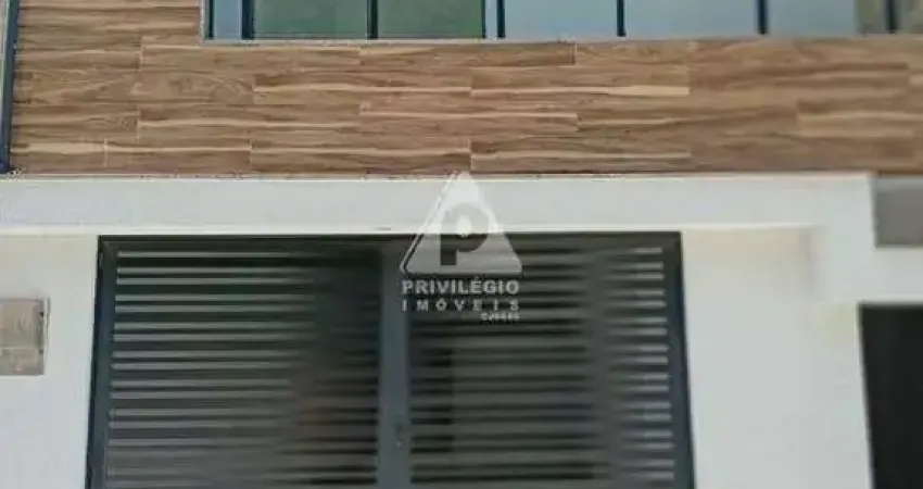 Casa duplex em condomínio,2 quartos , vaga de garagem , mais infraestrutura a venda , na taquara