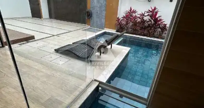 Casa triplex à venda no condomínio botânica nature 3 suites ,área gourmet ,piscina e sauna com 232m²