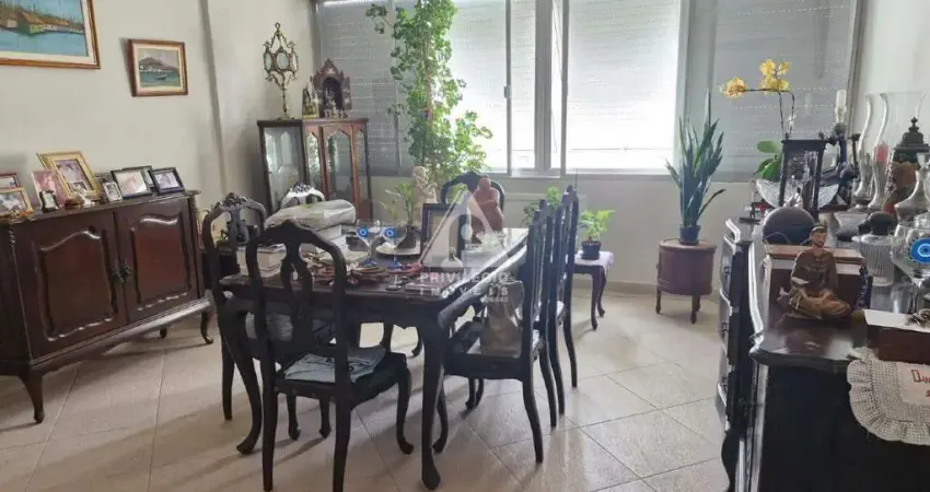 Salão,3 quartos sendo 1 suíte, banheiro, cozinha, dce e área