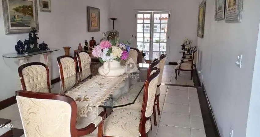 Casa ampla com edícula e varandas – excelente localização na estrada dos bandeirantes!