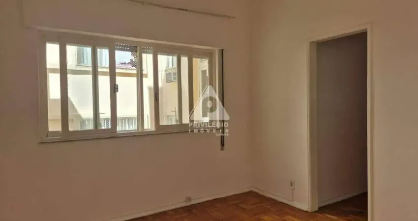 Oportunidade no humaitá! apartamento de 2 quartos e dependência com 72m2