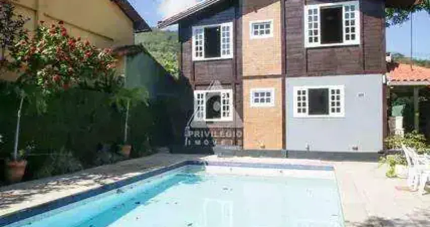 Casa duplex - 03 quartos - 02 suítes - 02 vagas - 199m² - piscina - churrasqueira - condomínio eldorado - freguesia