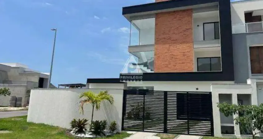 Casa triplex à venda em vargem pequena, rio de janeiro – 240 m²