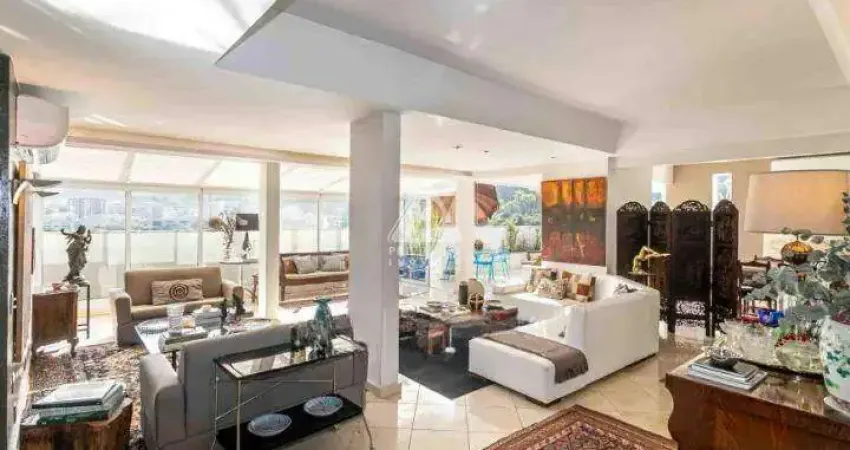 Cobertura linear, 4 quartos, área externa com vista panorâmica