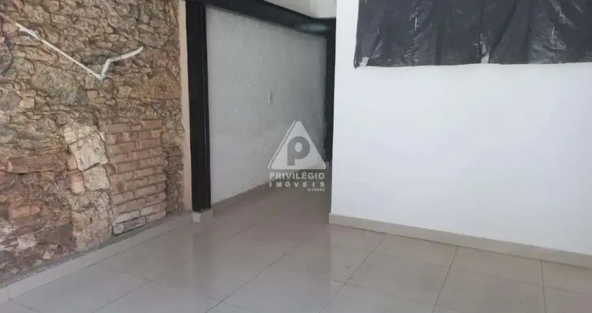 Vendo Prédio Comercial – Rua Camerino – 488m² – Loja de Frente + Sobrado