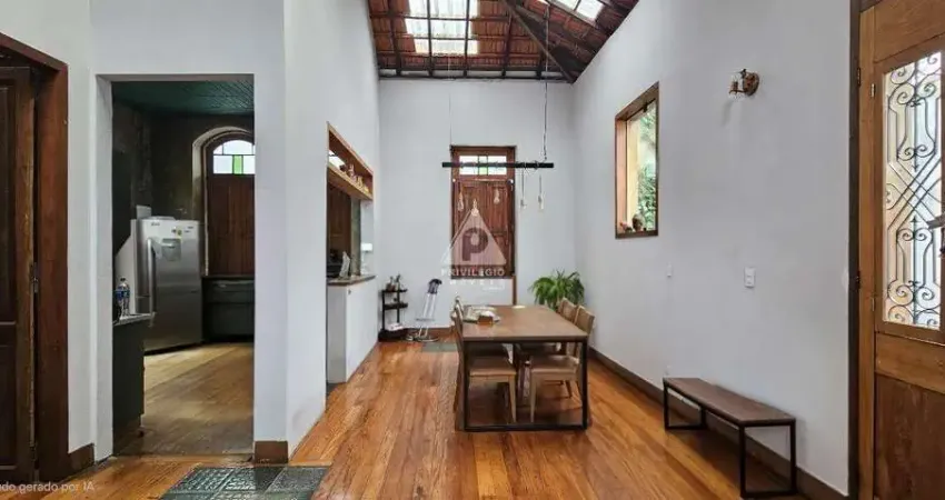 Casa de 3 quartos a venda em Santa Teresa com studio independente