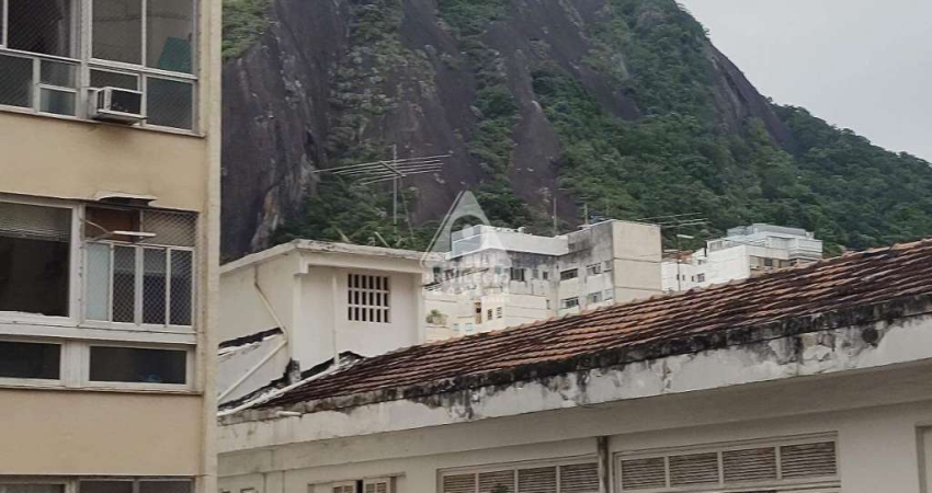 SALA, 2 QUARTOS, DEPENDENCIAS E VAGA ESCRITURADA, MOBILIADO, PRÓXIMO AO METRO !! ALUGA POR AIRBNB!!!! PORTEIRA FECHADA 1 COM VAGA DE GARAGEM??