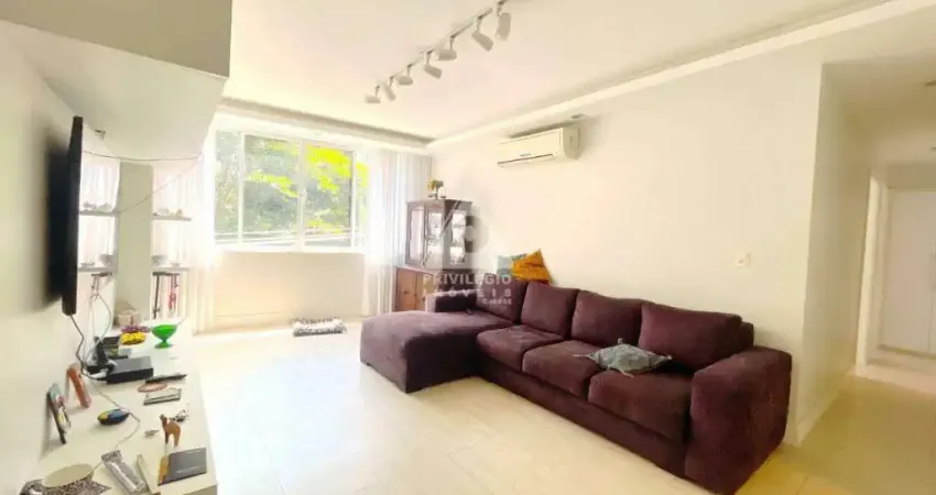 Reformadíssimo três quartos com suíte, closet e dependência. Reformado no Coração de Copacabana.
