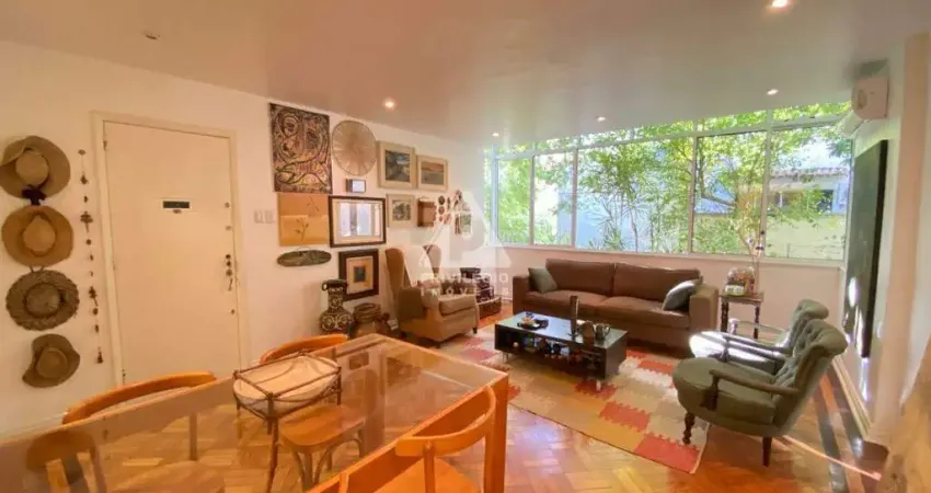 Um oásis em ipanema, 3 quartos, 2 suítes, totalmente reformado em prédio clássico com a localização privilegiada.