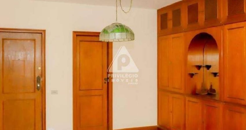 Espaçoso 3 Quartos na Rua Cinco de Julho – Frente, com Vaga Escriturada!