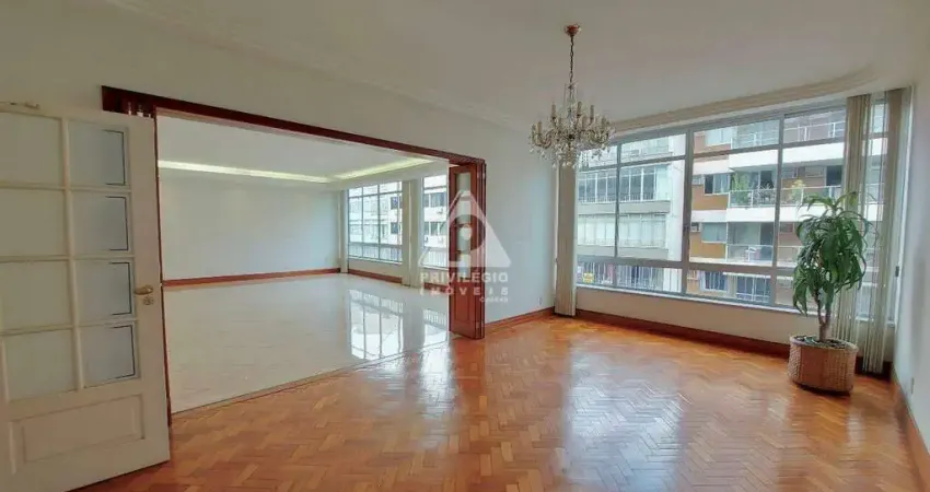 Apartamento a venda: 3 quartos (2 suítes) com 270 m² | 2 vagas na escritura | Posto 6, Copacabana.