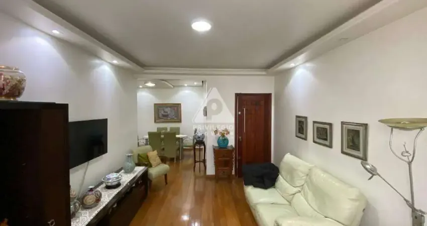 Posto 3 copacabana!! apartamento com 3 quartos, 3 banheiros ao total e 1 vaga na escritura!! 126m²