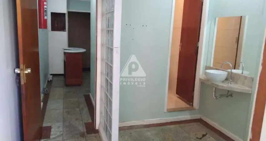 Sala comercial no posto 4!. andar alto. frente. ideal para consultório/advocacia