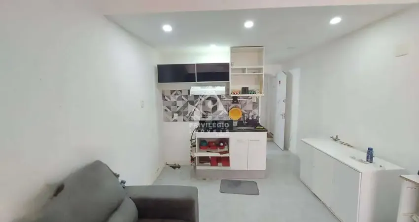 Apatramento a venda: 1 quarto, 1 vaga, posto 6 em copacabana.