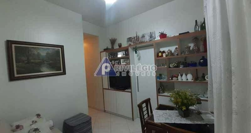 Apartamento reformado em Copacabana