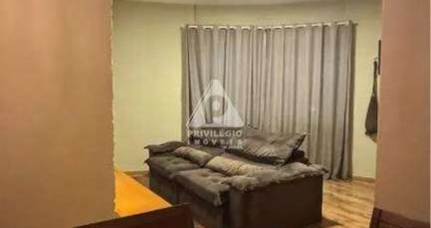 Apartamento com 02 quartos a venda na Glória