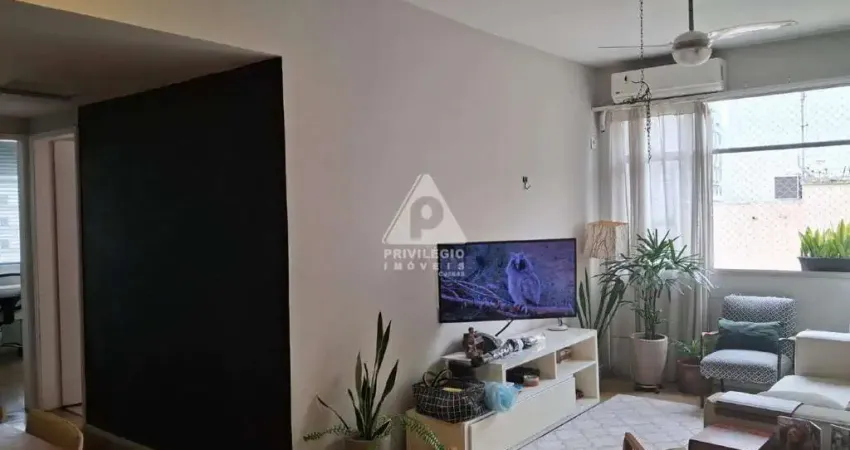 Apartamento de 2 Quartos com dependencia e Vaga, próximo ao Metrô e ao Shopping