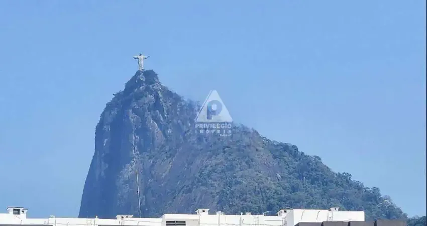 4 quartos sendo 1 suite, varanda, vista livre, vaga, 220 metros, portaria 24H