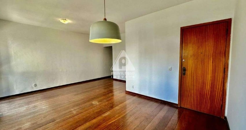 Excelente apartamento de 120m na Lagoa com varanda e vista verde.