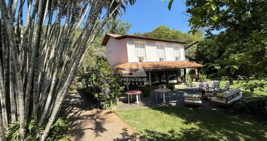 Casa duplex de 6 quartos com varanda gourmet no itanhangá, rj – aceita financiamento