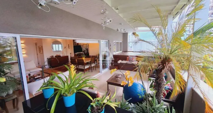 Cobertura linear 3 quartos (1 suíte), 2 vagas – reformada no coração do leblon