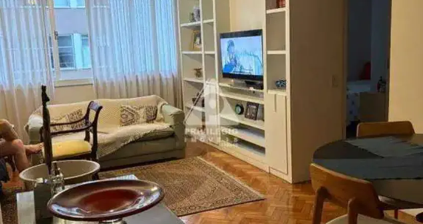 Apartamento de sala 3 quartos, com vaga de garagem , e portaria 24 horas.
