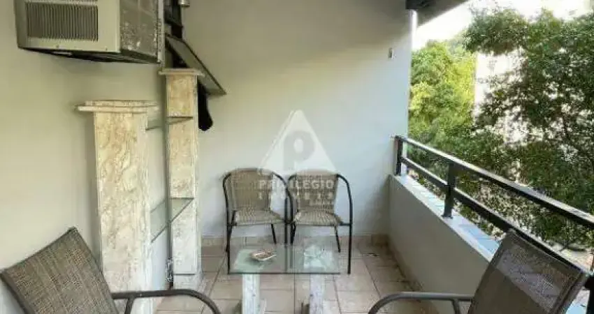 Apartamento à venda , 2 quartos, 1 suíte, varanda, 2 vagas na escritura, laranjeiras