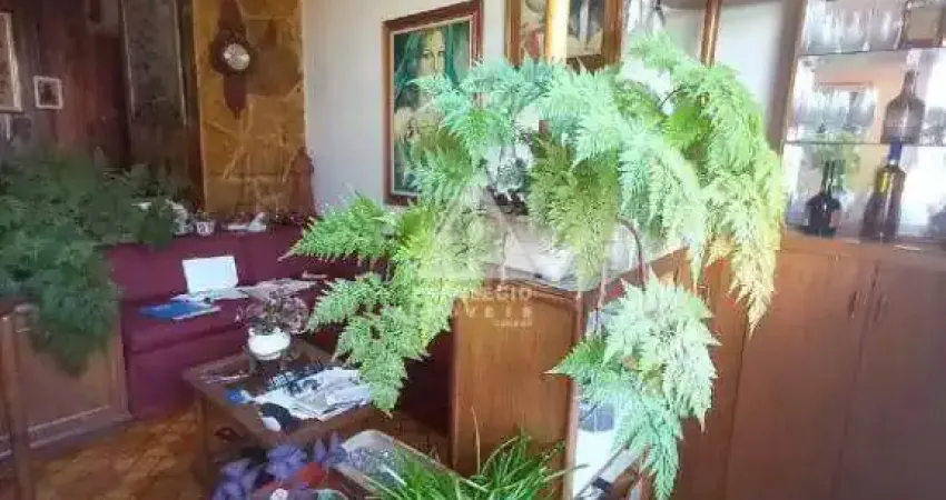 Excelente apartamento no Flamengo com três quartos sendo uma suíte