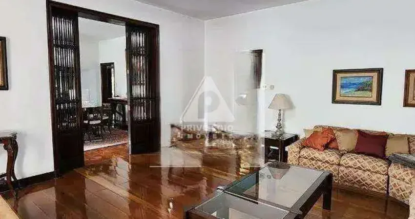 Apartamento de 4 quartos com vista, infra, e vaga em rua nobre do flamengo.