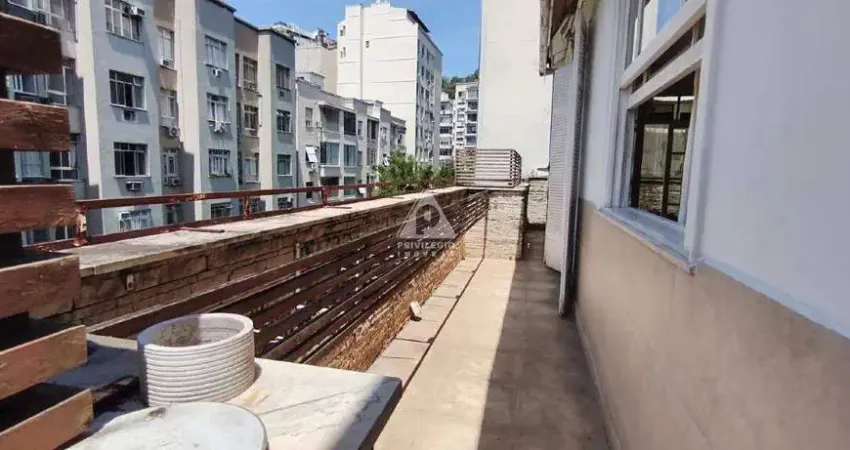 Apartamento duplex de 346m² com varanda e área externa de 03 quartos, 2 suítes e 2 salas amplas no flamengo/rj