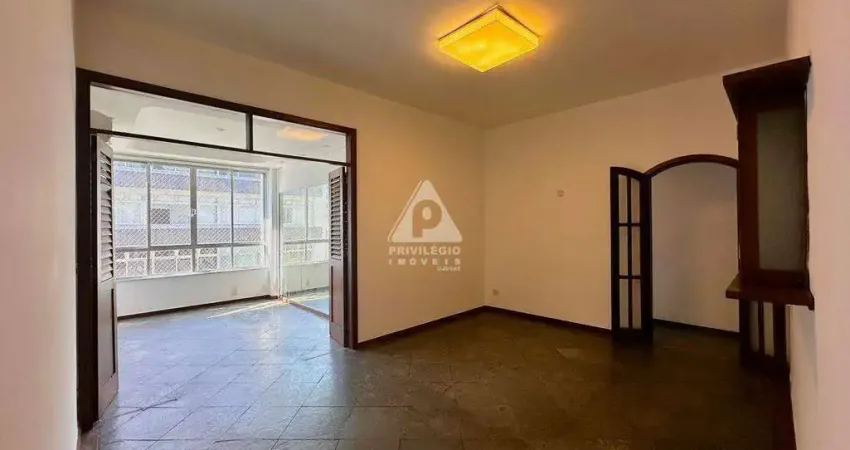 3 quartos em Laranjeiras, localizado em rua nobre e silenciosa, ao lado do Clube do Fluminense.