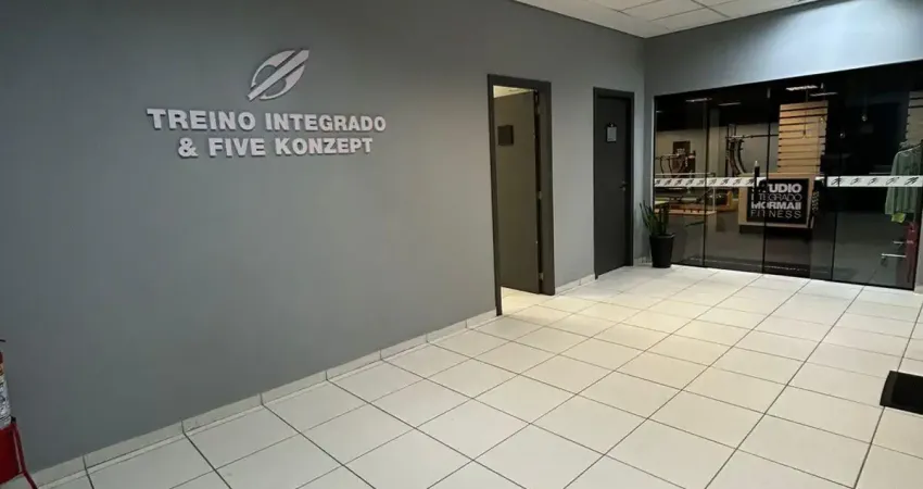 Área com 4 divisões de tamanhos diferentes. perfeita para consultório.