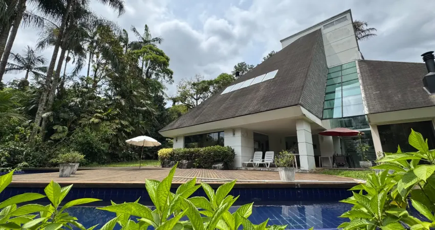 Casa à venda no América, Joinville