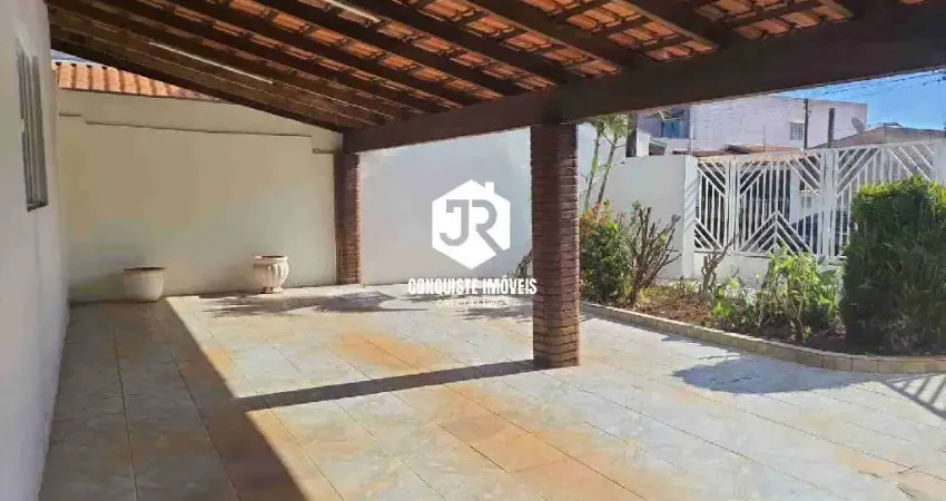 Casa com 3 quartos à venda no Conjunto Brasil Novo, Avaré 