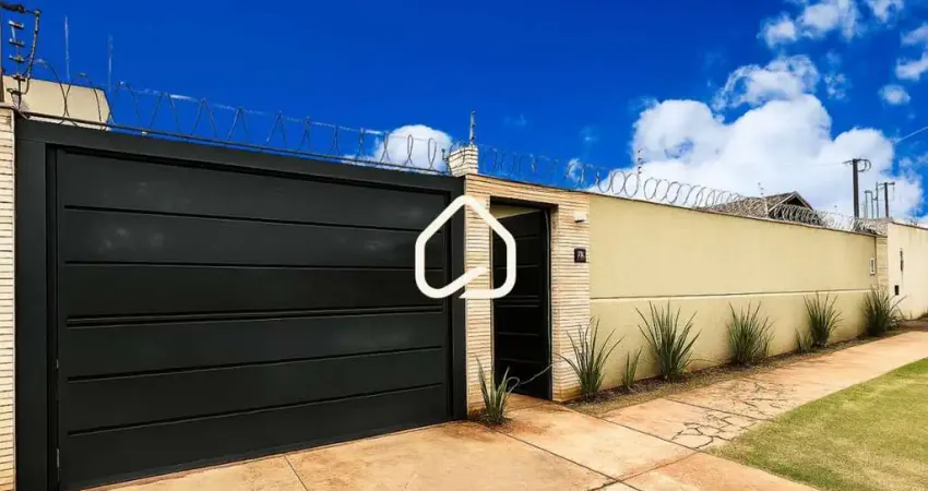 Oportunidade no rita vieira: casa completa com piscina e varanda gourmet!