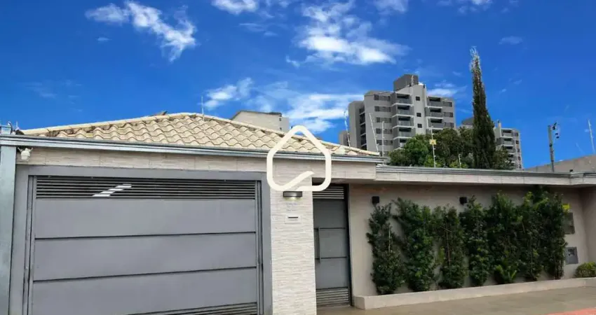 Casa térrea no bairro tiradentes com 2 suítes, piscina, varanda gourmet e energia fotovoltaica