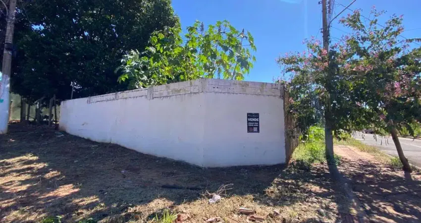 Oportunidade única: terreno de esquina no parque dos poderes com potencial de valorização!