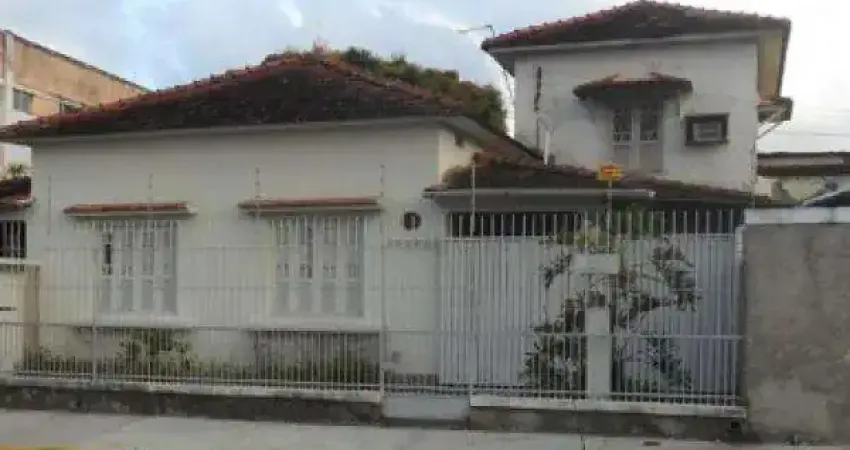 Casa com 6 quartos para alugar no Arruda, Recife 