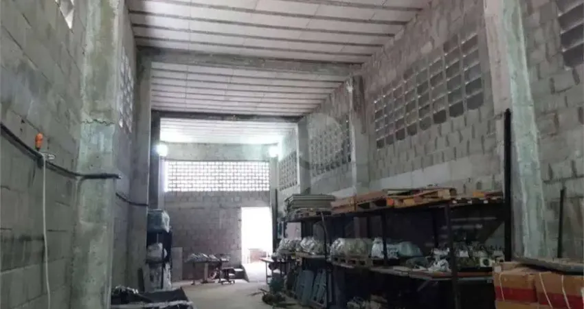 Galpão/Depósito/Armazém para venda tem 260 metros quadrados com 3 quartos