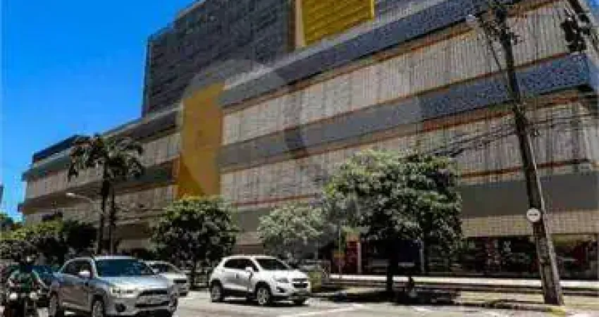 Ponto comercial/Loja/Box para venda possui 32 metros quadrados com 1 quarto