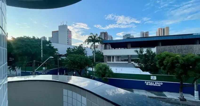 More na Varjota, 127m, ao lado do colegio Farias Brito