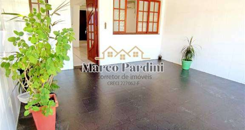 Oportunidade casa 2 dormitorios sendo uma suite,outro so dormitorio todos com moveis planejados sala para 3 ambientes, a area especial com churrasqeira.