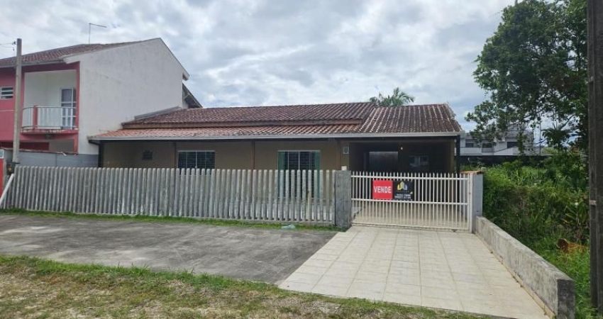 Casa com 3 quartos à venda na Rua Rodrigues Alves, Brejatuba, Guaratuba