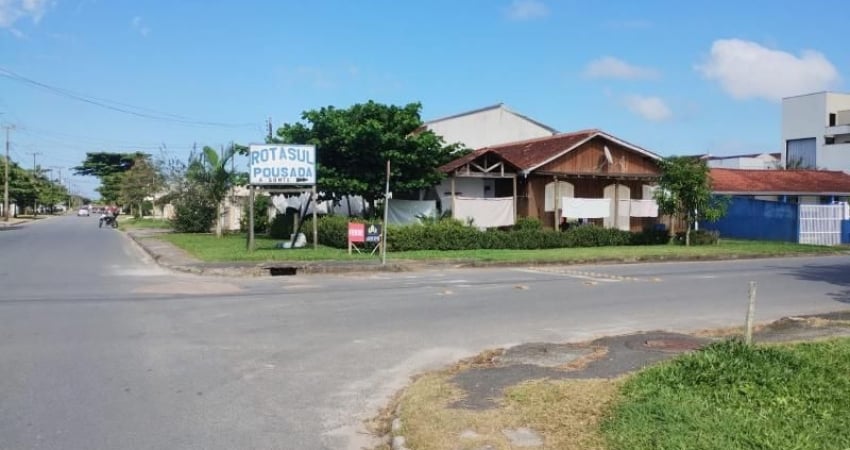 Casa com 3 quartos à venda na Avenida Vinte e Nove de Abril, Brejatuba, Guaratuba