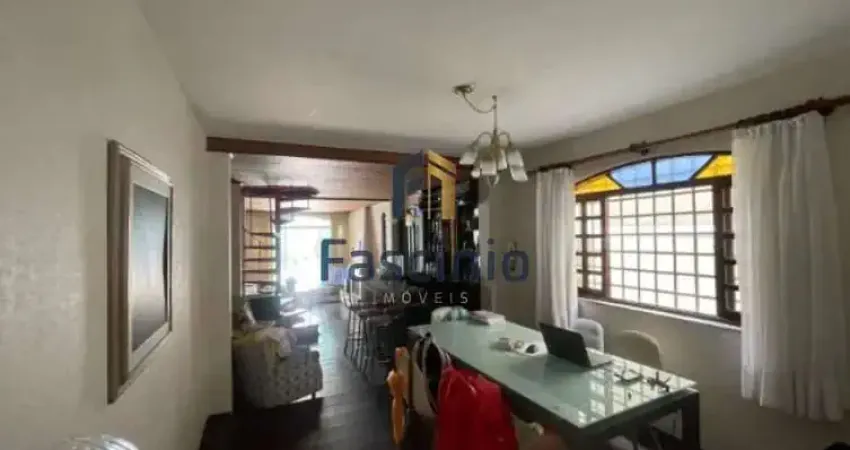 Casa à venda na Rua Mário Whately, 320, Alto da Lapa, São Paulo