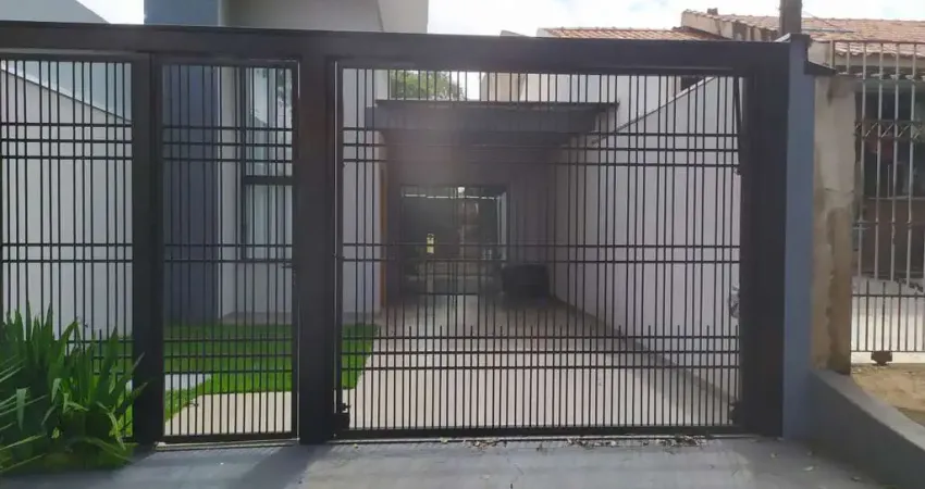 Casa com 3 quartos à venda na Rua Terezinha de Oliveira Costa, Conjunto Habitacional Requião, Maringá