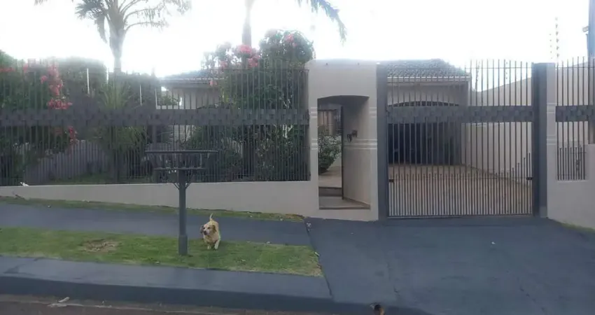Casa com 2 quartos à venda na Rua Pioneiro José Redondo Lopes, Jardim Everest, Maringá