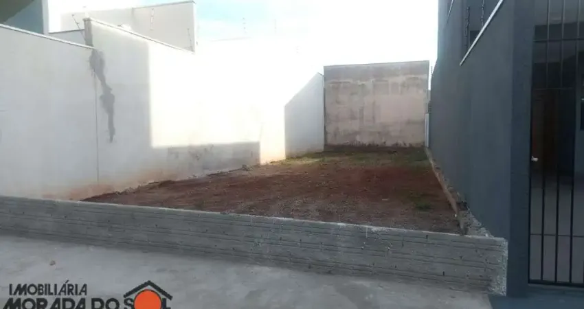 Terreno a venda  no bairro jardim paulista
fica a 01 quarteirão da av.guaiapó
lado esquerdo ja foi construido