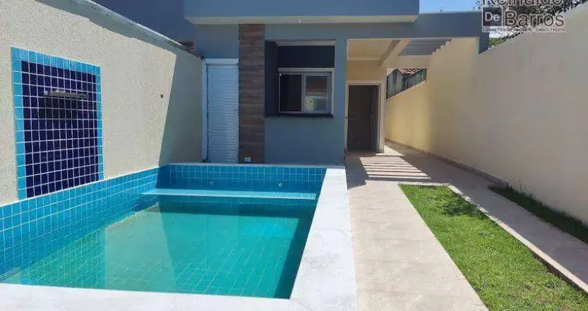 Linda casa com 3 dormitórios, a poucos metros do mar