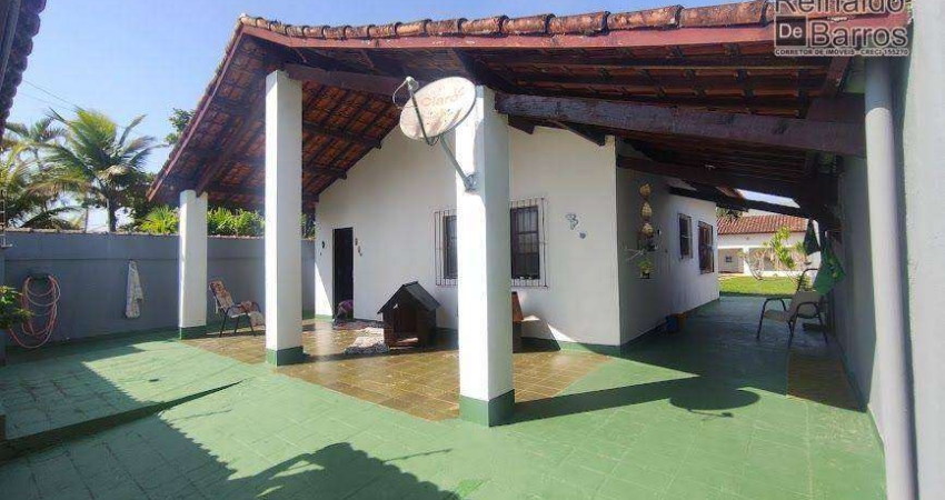 Casa com 2 dormitórios em terreno de 420 m² em Itanhaém .